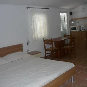 Ivana Appartamento Umago